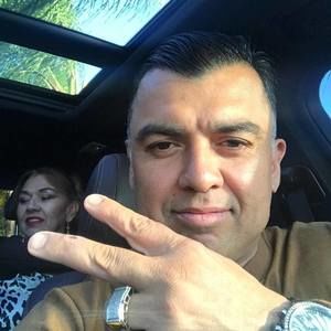 Meet your Posher, Leo